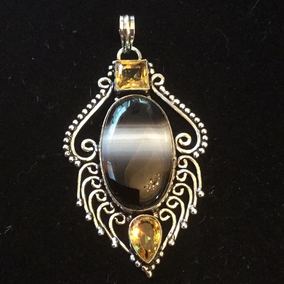 Gem & Mineral Show Jewelry - Genuine Banded Agate & Lemon Quartz Pendant